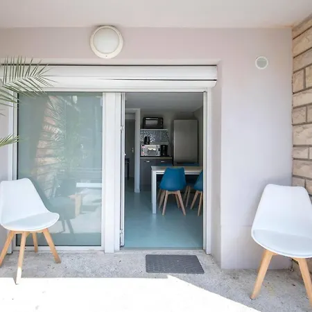 La Cahute, Avec Jardin Pour 15 Personnes