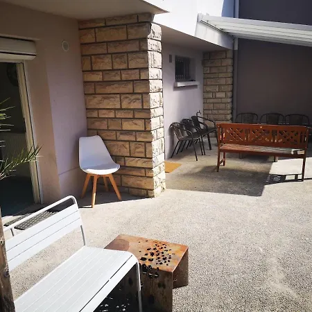 La Cahute, Avec Jardin Pour 15 Personnes