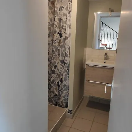 La Cahute, Avec Jardin Pour 15 Personnes *