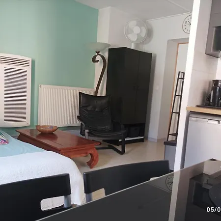 La Cahute, Avec Jardin Pour 15 Personnes *