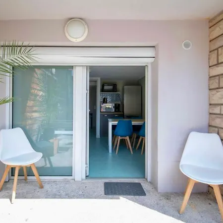 La Cahute, Avec Jardin Pour 15 Personnes