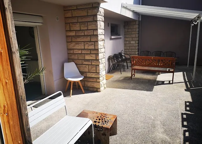 La Cahute, Avec Jardin Pour 15 Personnes