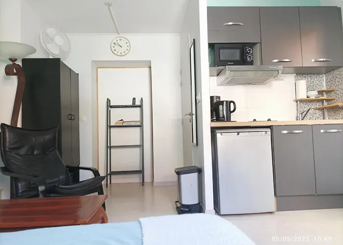 Дом отдыха La Cahute, Avec Jardin Pour 15 Personnes Монтобан