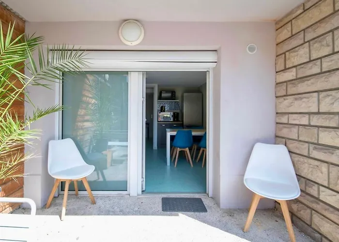 La Cahute, Avec Jardin Pour 15 Personnes