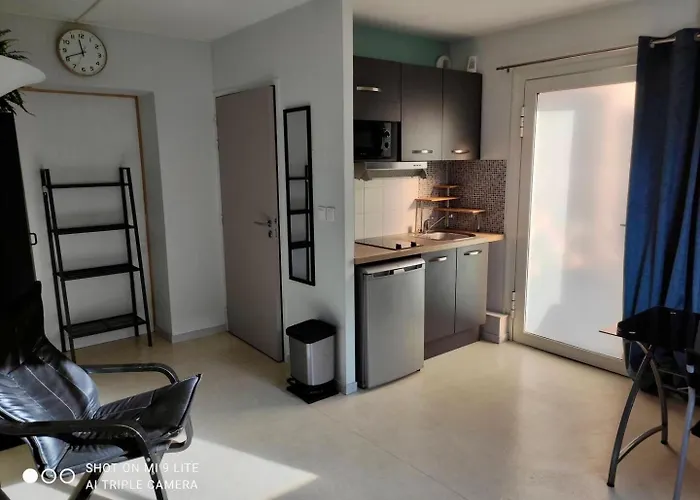 Дом отдыха La Cahute, Avec Jardin Pour 15 Personnes Монтобан